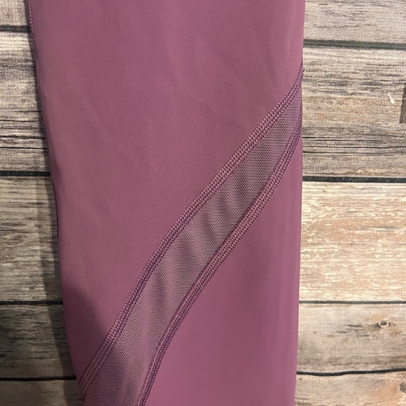 LuluLemon Capri Leggings - Picture 10 of 10